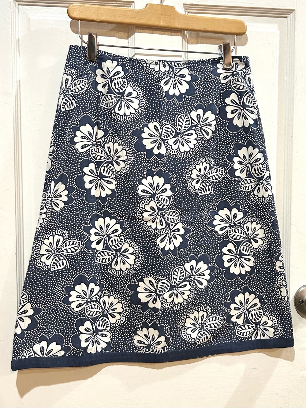 Boden Gray/Blue Floral Print A-Line Skirt Preppy British 100% Cotton NWOT Size 4